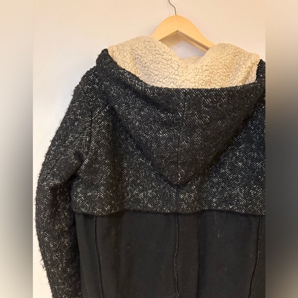 Woman’s black coat - Zara - Picture 6 of 6